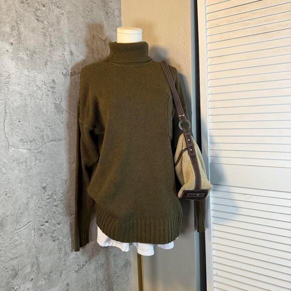 Preppy Soft Silk Club Green Turtleneck Sweater - Picture 4 of 6
